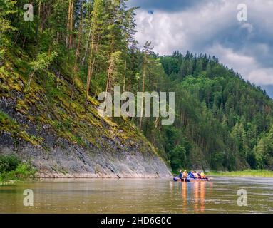 07 de juillet 2017, Russie, Bashkortostan, rafting sur la rivière Belaya paysage coloré Banque D'Images