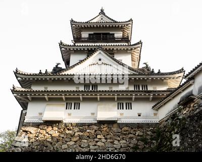 Kochi, Japon - 7 avril 2018 : tour principale du château de Kochi, l'un des 12 châteaux originaux de la période Edo au Japon Banque D'Images