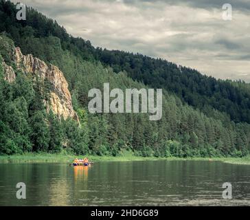 07 de juillet 2017, Russie, Bashkortostan, rafting sur la rivière Belaya paysage coloré Banque D'Images