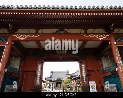 Tokushima, Japon - 3 avril 2018 : entrée à Idoji, temple numéro 17 du pèlerinage de Shikoku Banque D'Images