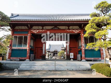 Tokushima, Japon - 3 avril 2018 : entrée à Idoji, temple numéro 17 du pèlerinage de Shikoku Banque D'Images