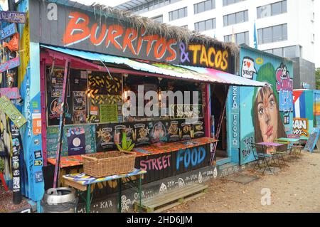 Stand mexicain de tacos 'la Santa Lucha' à Alarichstrasse à Tempelhof, Berlin, Allemagne - 17 octobre 2021. Banque D'Images