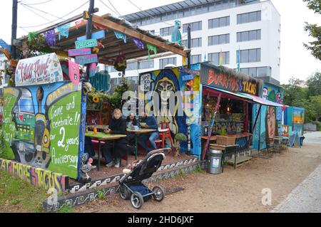 Stand mexicain de tacos 'la Santa Lucha' à Alarichstrasse à Tempelhof, Berlin, Allemagne - 17 octobre 2021. Banque D'Images