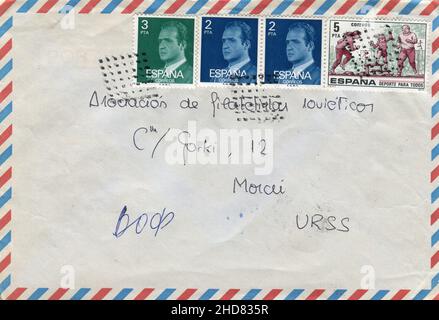 Ancienne enveloppe qui a été envoyée de l'Espagne à l'URSS, 1980s. Banque D'Images