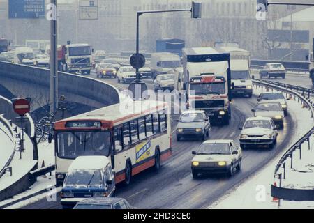 Archives 80ies : tunnel de Fourvières, point de transit critique, quartier de Perrache, Lyon, Centre-est de la France Banque D'Images