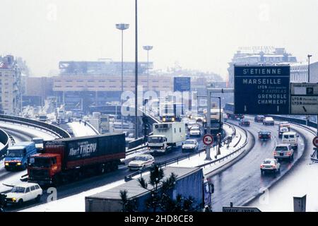 Archives 80ies : tunnel de Fourvières, point de transit critique, quartier de Perrache, Lyon, Centre-est de la France Banque D'Images