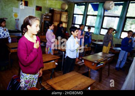 Archives 90ies : élèves de l'école privée Steiner, Saint-Genis Laval, Rhône, France, 1995 Banque D'Images
