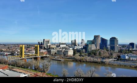 Sacramento, vue sur la Californie avec le pont de la tour Banque D'Images