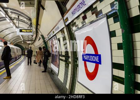 Plate-forme Bakerloo Line à la station Marylebone du métro de Londres Banque D'Images