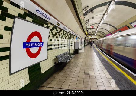 Plate-forme Bakerloo Line à la station Marylebone du métro de Londres Banque D'Images