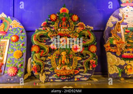 XIAHE, CHINE - 24 AOÛT 2018 : sculptures faites de beurre de yak dans le monastère de Labrang, ville de Xiahe, province de Gansu, Chine Banque D'Images