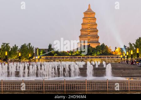 Fontaines devant la Grande Pagode de l'OIE sauvage à Xi'an, en Chine Banque D'Images