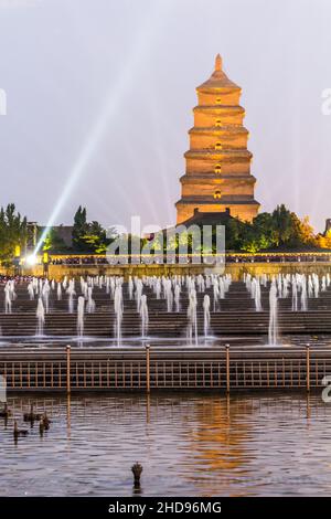 Fontaines devant la Grande Pagode de l'OIE sauvage à Xi'an, en Chine Banque D'Images