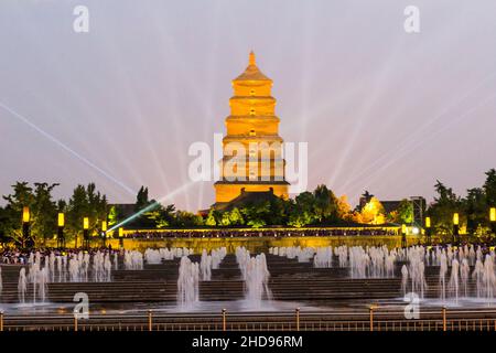 Fontaines devant la Grande Pagode de l'OIE sauvage à Xi'an, en Chine Banque D'Images