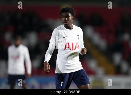 Stevenage, Royaume-Uni.16th décembre 2021.Rio Kyerematen de Spurs U18 lors de la troisième manche de la coupe de la jeunesse de la FA entre Tottenham Hotspur U18 et Ipswich Town U18 au stade Lamex, Stevenage, Angleterre, le 16 décembre 2021.Photo d'Andy Rowland.Crédit : Prime Media Images/Alamy Live News Banque D'Images