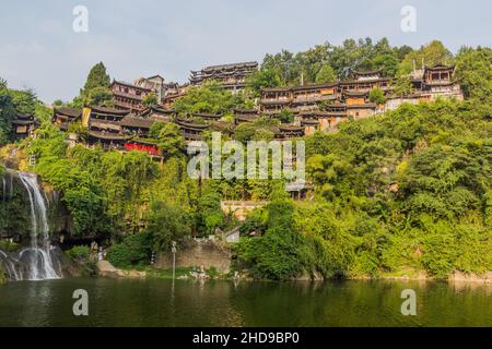 Cascade dans la ville de Fudong Zhen, province de Hunan, Chine Banque D'Images