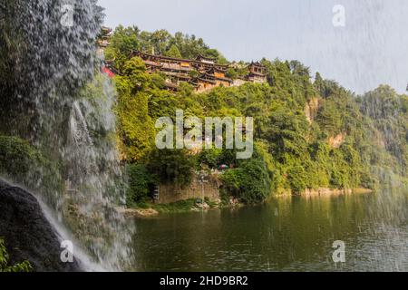 Cascade dans la ville de Fudong Zhen, province de Hunan, Chine Banque D'Images