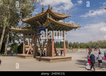 DUNHUANG, CHINE - 20 AOÛT 2018 : chemin d'voûte à Mogao Grottes près de Dunhuang, province de Gansu, Chine Banque D'Images