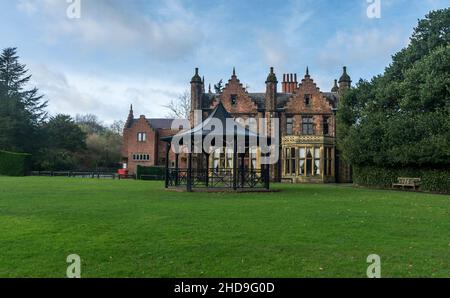 Vue sur Walton Hall, Walton Hall Gardens, Warrington, Cheshire, Royaume-Uni.Pris le 31st décembre 2021. Banque D'Images