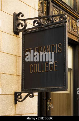 Panneau St. Francis College sur Remsen Street Brooklyn NYC Banque D'Images