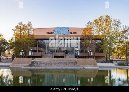 Louisiana, décembre 24 2021 - vue de l'après-midi du théâtre Mahalia Jackson pour les arts de la scène dans le parc Louis Armstrong Banque D'Images