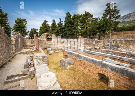 Ruines archéologiques de bâtiments romains de peuplement dans le Solin, près de la ville de Split, Croatie, Europe. Banque D'Images