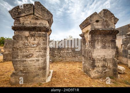 Ruines archéologiques de bâtiments romains de peuplement dans le Solin, près de la ville de Split, Croatie, Europe. Banque D'Images