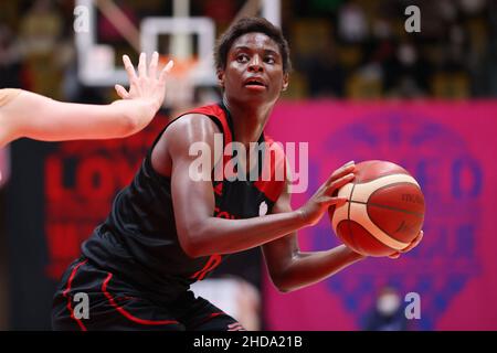 E Gymnasium Yoyogi, Tokyo, Japon.4th janvier 2022.Evelyn Mawuli (Antelopes), 4 JANVIER 2022 - Basketball : WJBL 2021-2022 W League match entre Toyota Antelopes - ENEOS Sunflowers au 2nd Yoyogi Gymnasium, Tokyo, Japon.Credit: YUTAKA/AFLO SPORT/Alay Live News Banque D'Images