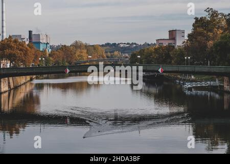 Stuttgart Rosenstein pont sur la rivière en Allemagne Banque D'Images