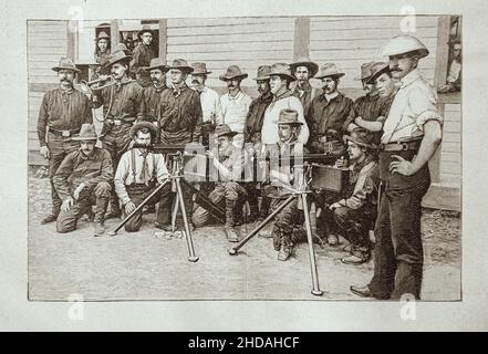 Gravure ancienne de la guerre hispano-américaine : les 'Rough-Riders' du colonel Roosevelt (1st United States Volunteer Cavalry).1898 la Wa espagnole-américaine Banque D'Images