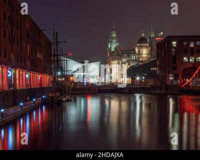 Vue panoramique sur le Royal Albert Dock à Liverpool, Angleterre Banque D'Images