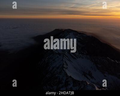 Monte Baldo avec une mer de nuage Banque D'Images