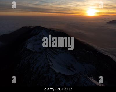 Monte Baldo avec une mer de nuage Banque D'Images