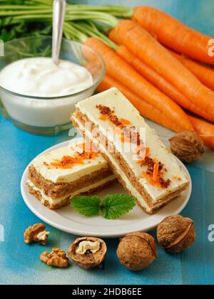 Deux portions de tarte aux carottes. Banque D'Images