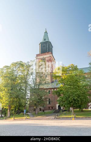 Tour de la cathédrale de Turku, basilique médiévale en Finlande et Église mère de l'Église évangélique luthérienne de Finlande. Banque D'Images