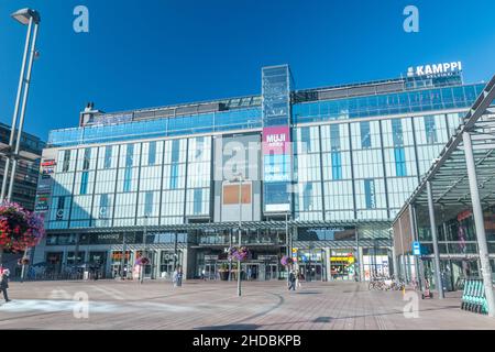 Helsinki, Finlande - 5 août 2021 : Centre Kampi, complexe situé dans le quartier de Kampi, au centre d'Helsinki. Banque D'Images