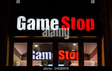 Game Stop, via Ruggero Settimo, Palerme, Sizilien, Italien Banque D'Images