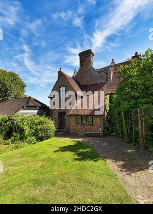 Red Brick Cottage, Maison des prêtres, Château et jardin de Sissinghurst, Cranbrook, Kent, Angleterre, Royaume-Uni Banque D'Images