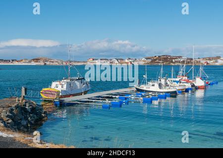 Bootshafen auf Sommaröy / Port de plaisance sur l'île de Sommaröy Banque D'Images