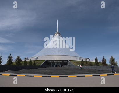 Nur-Sultan, Astana, Kazakhstan MAY, 26, 2018 Centre commercial Khan Shatyr Banque D'Images