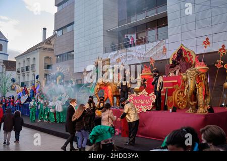 Parade des trois Rois à Fuengirola, Malaga, Espagne. Banque D'Images