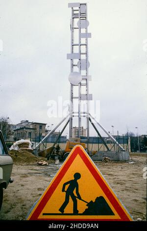 Archives 80ies : une sculpture de Nicolas Schöffer installée à Lyon, Rhône, région Rhône-Alpes, France, 1988 Banque D'Images