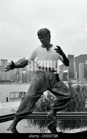 Statue de Bruce Lee dans la promenade de Tsim Sha Tsui, Hong Kong Banque D'Images