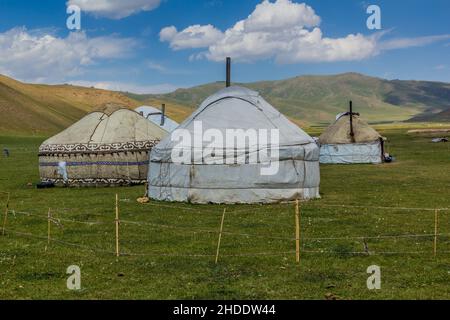 Camp de yurt près du lac Song Kul, Kirghizistan Banque D'Images