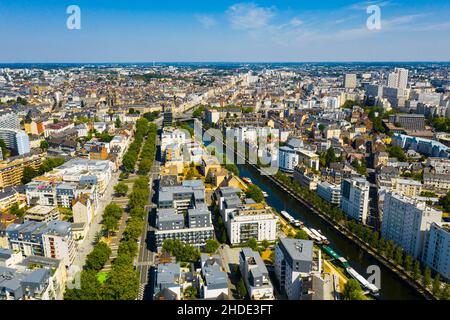 Ville de Rennes avec immeubles modernes, Bretagne, France Banque D'Images