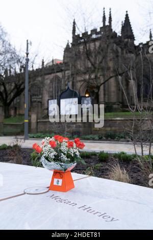 Manchester, Royaume-Uni, 6th janvier 2022.Glade de lumière un momorial aux victimes de la bombe de Manchester de 2017 est vu après avoir été ouvert au public, Manchester, Royaume-Uni.Le mémorial décrit comme un « halo » de marbre blanc porte les noms de ceux qui ont été tués dans les atrocités de 2017.Crédit : Jon Super/Alay Live News. Banque D'Images