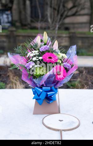 Manchester, Royaume-Uni, 6th janvier 2022.Glade de lumière un momorial aux victimes de la bombe de Manchester de 2017 est vu après avoir été ouvert au public, Manchester, Royaume-Uni.Le mémorial décrit comme un « halo » de marbre blanc porte les noms de ceux qui ont été tués dans les atrocités de 2017.Crédit : Jon Super/Alay Live News. Banque D'Images