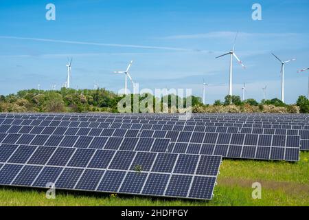 énergie éolienne, énergie renouvelable, énergie solaire, énergie éolienne, énergies renouvelables,solaire, énergies solaires Banque D'Images