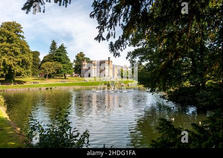 Astley Hall est une maison de campagne située à Chorley, dans le Lancashire, en Angleterre.La salle appartient maintenant à la ville et est connue sous le nom de Astley Hall Museum and Art Gallery. Banque D'Images