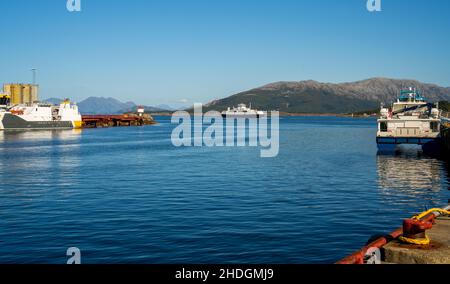 Port dans les fjords à Sandnessjøen, Norvège Banque D'Images